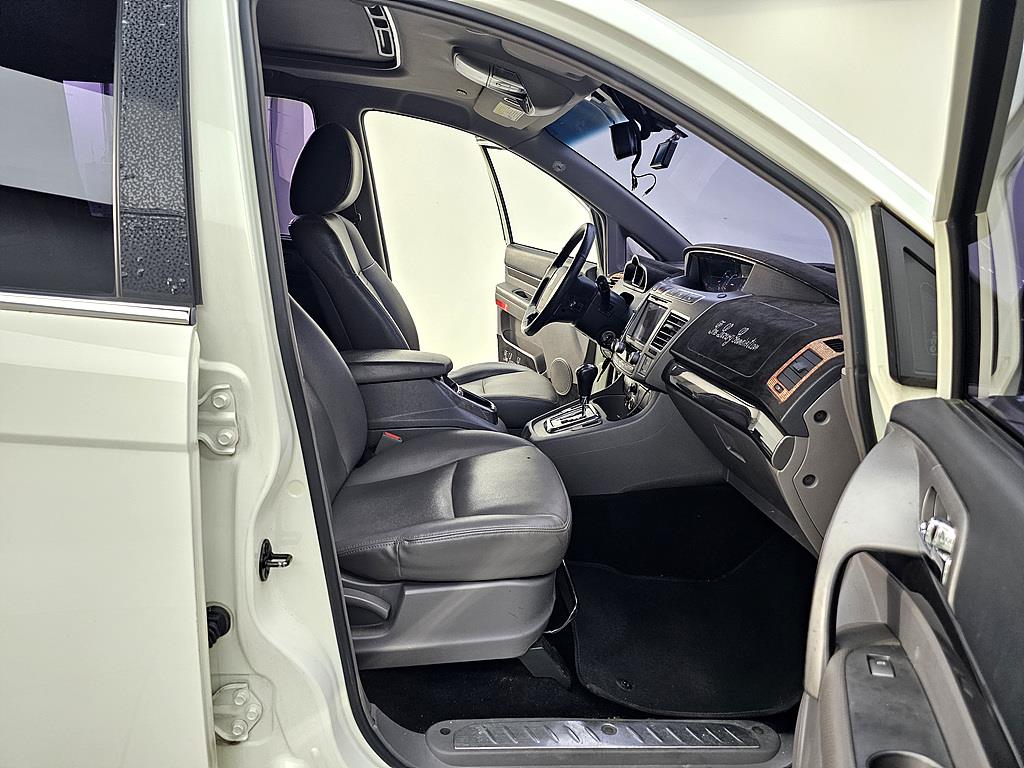 Ssangyong Korando - Vista 11