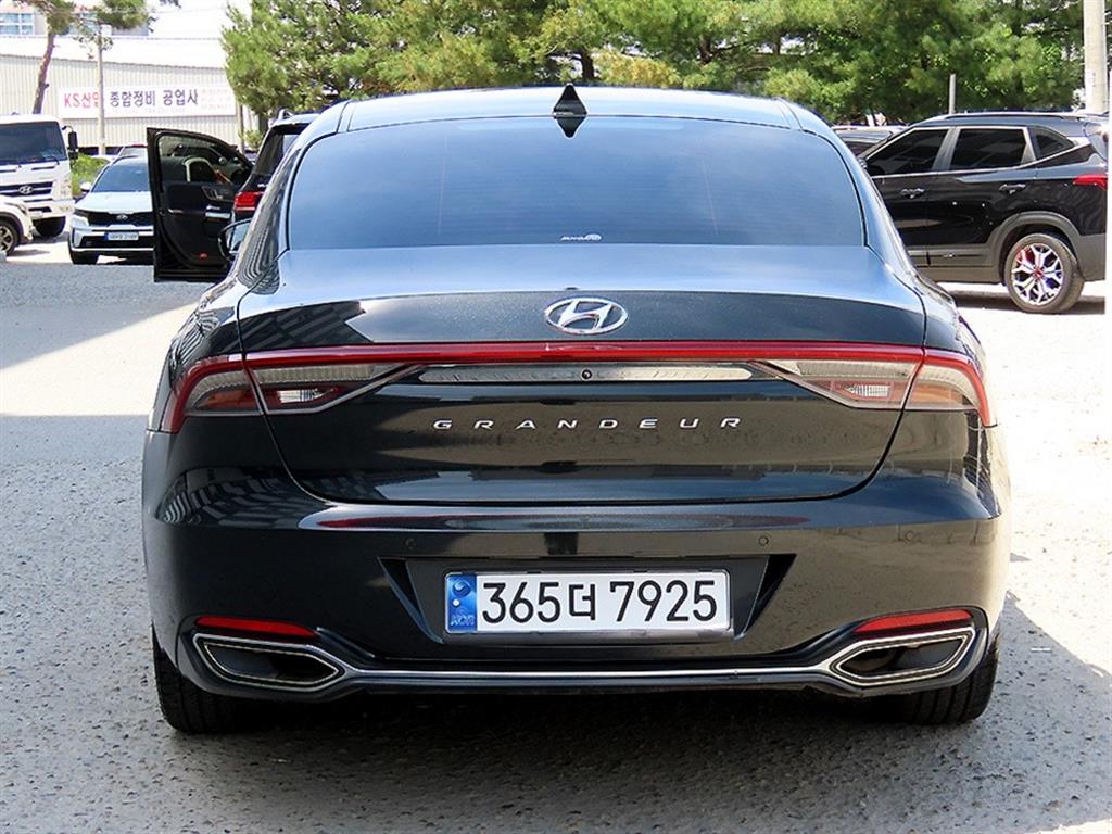 HYUNDAI Grandeur - Vista 4
