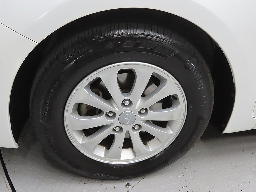 KIA K3 - Vista 9