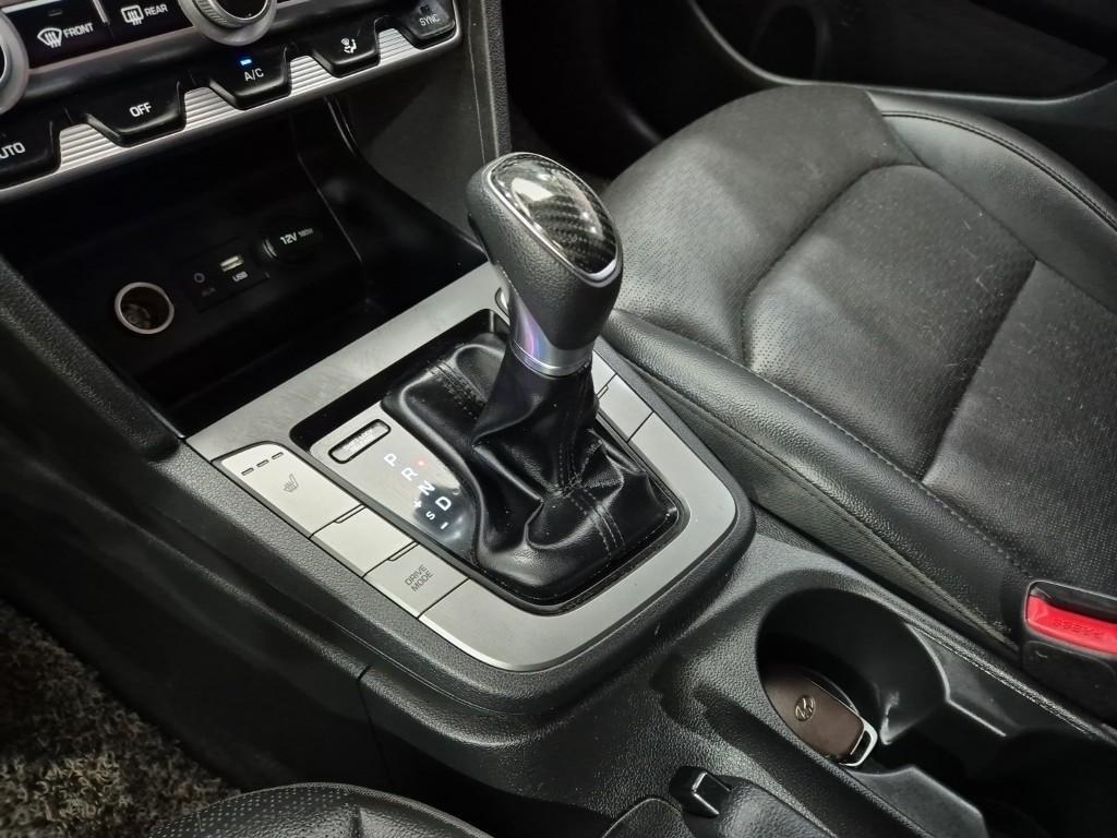 HYUNDAI Avante - Vista 8