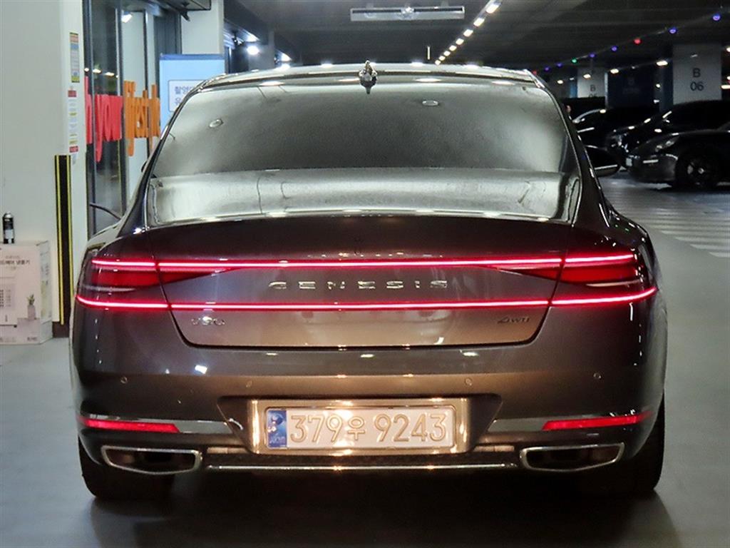 Genesis G90 - Vista 5