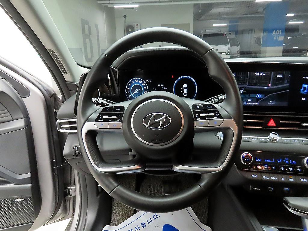 HYUNDAI Avante - Vista 7