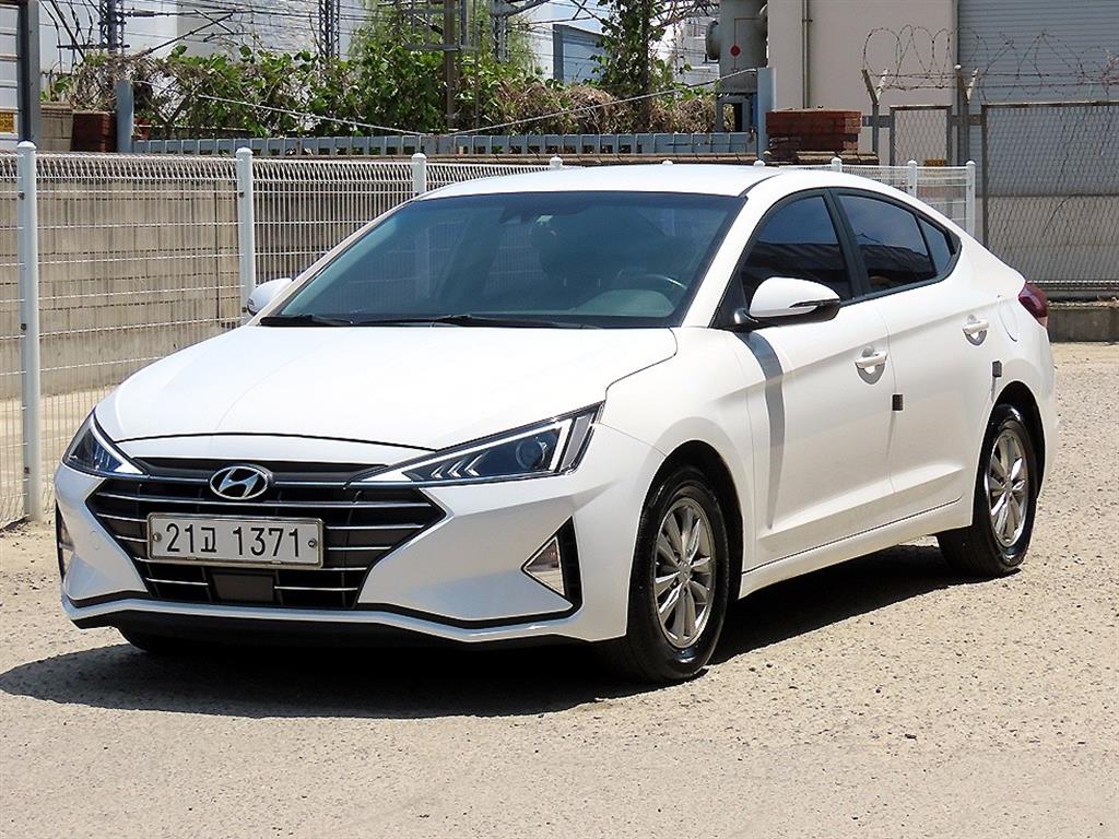 HYUNDAI Avante - Vista 2
