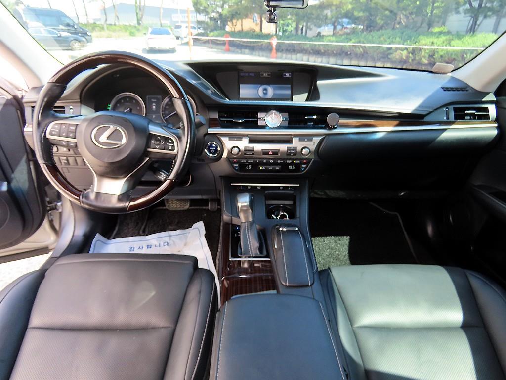 Lexus ES - Vista 7