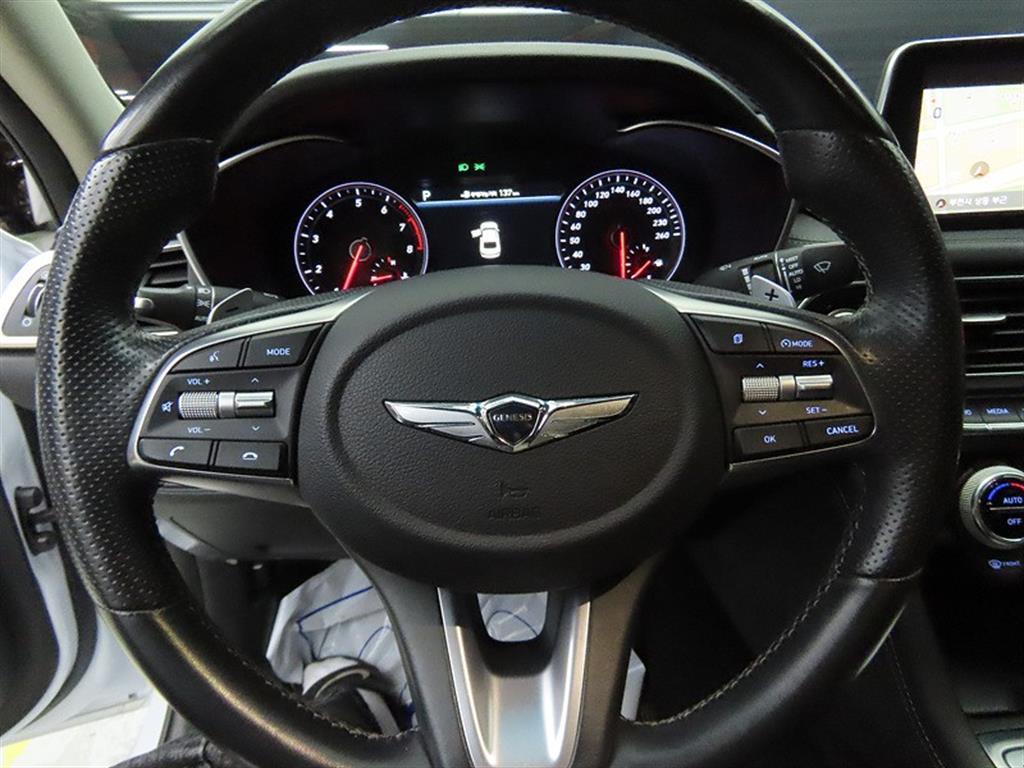 Genesis G70 - Vista 8