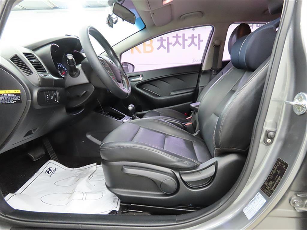 KIA K3 - Vista 5