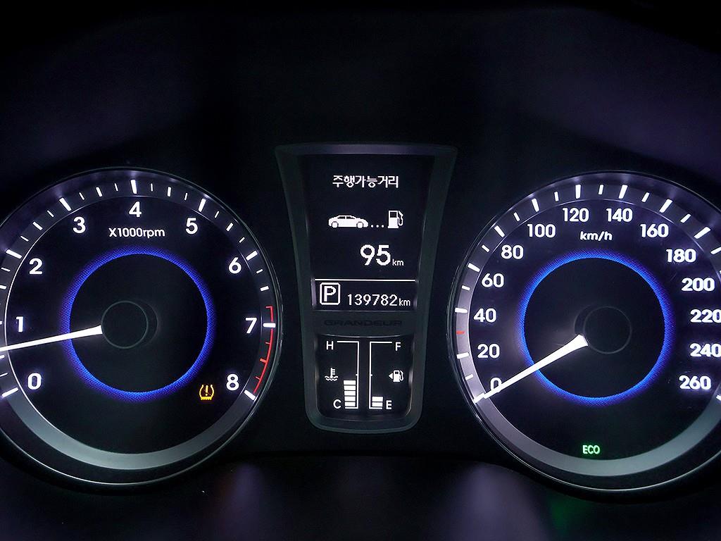 HYUNDAI Grandeur - Vista 11