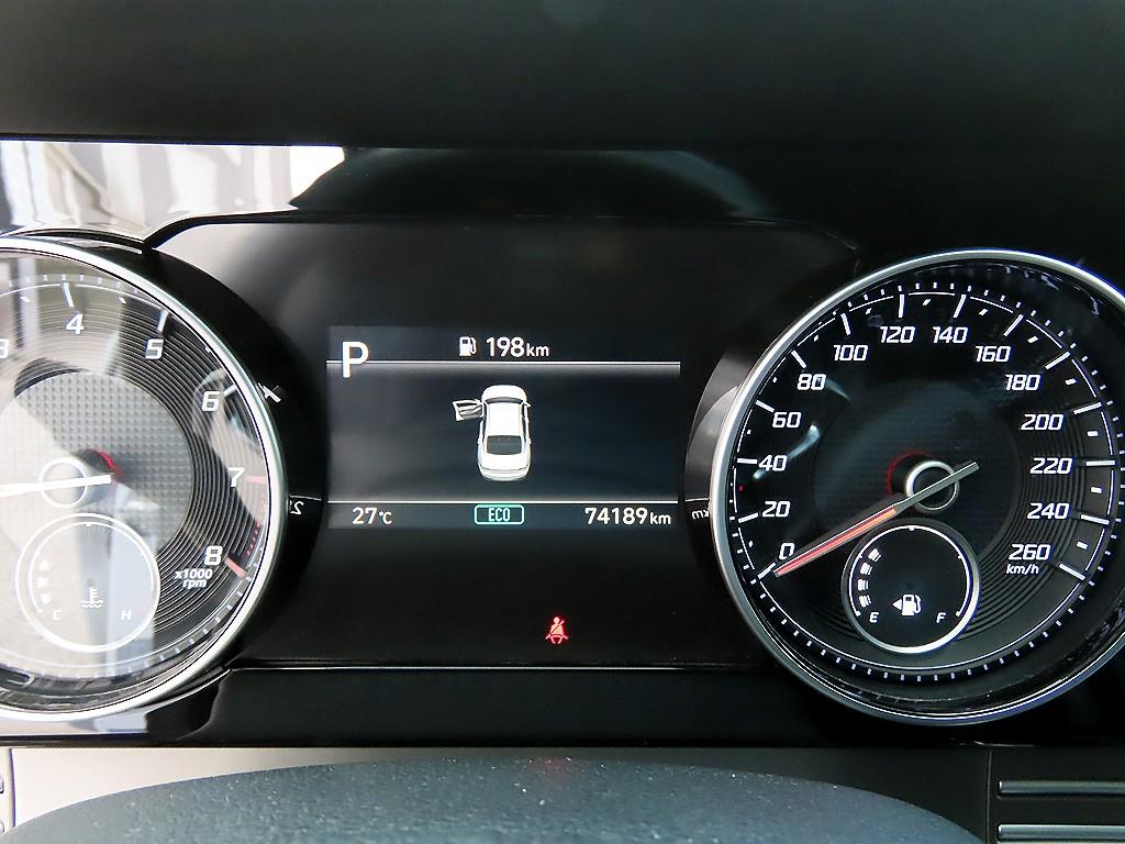 HYUNDAI Grandeur - Vista 9
