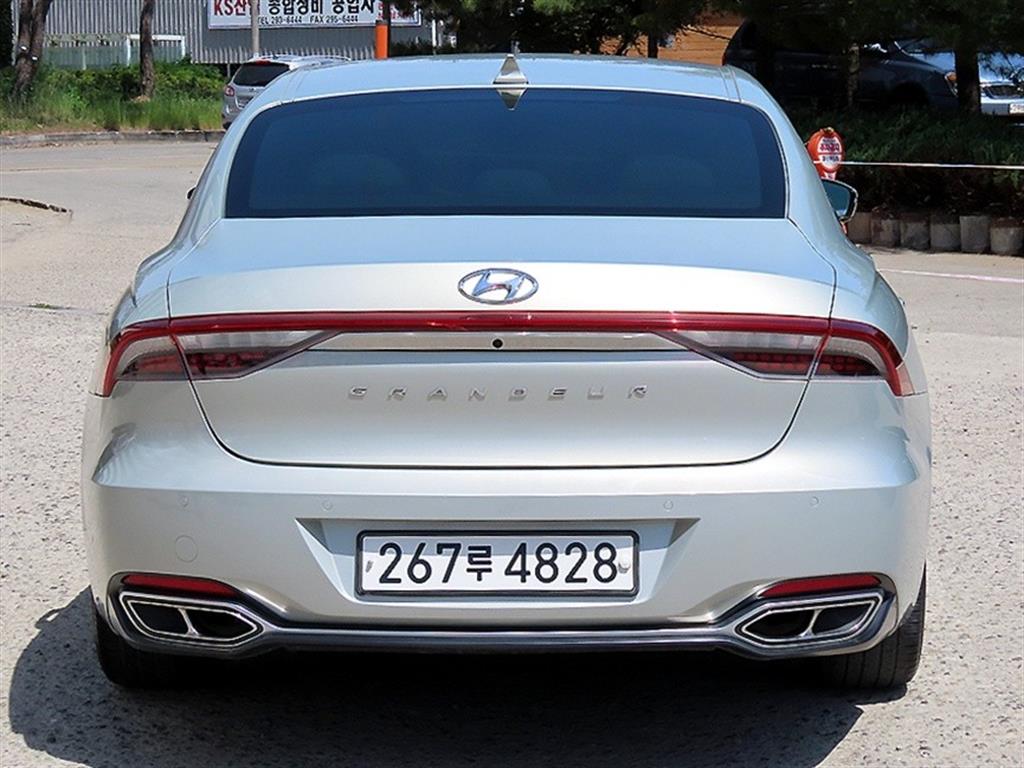 HYUNDAI Grandeur - Vista 4