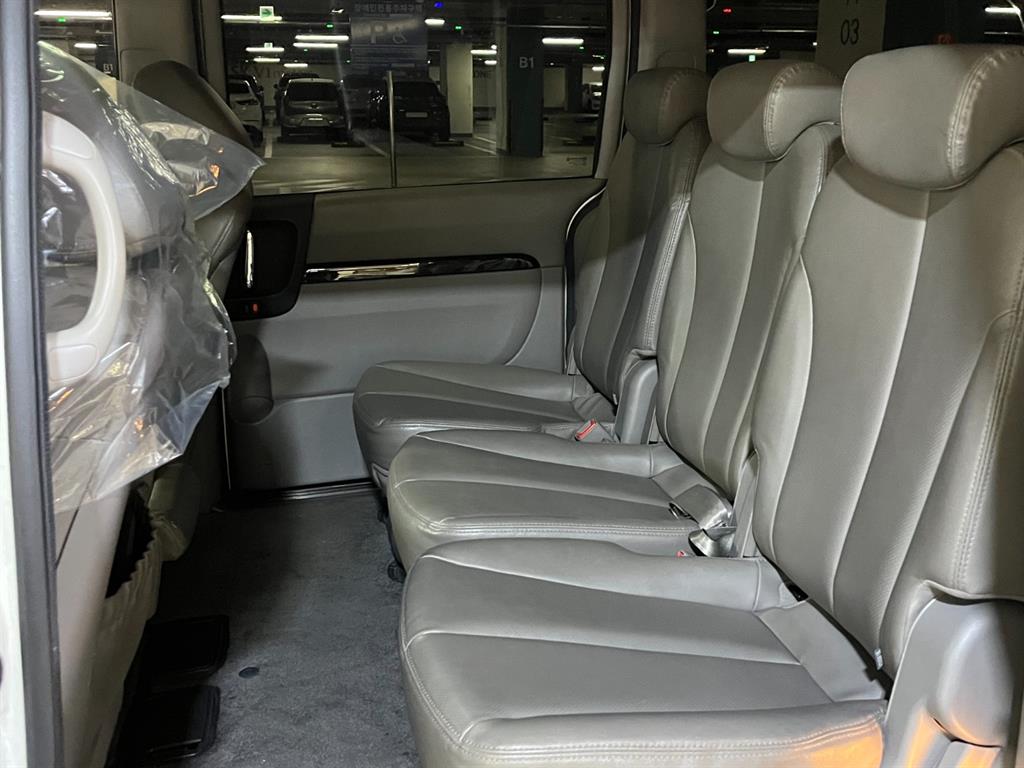 KIA Carnival - Vista 7