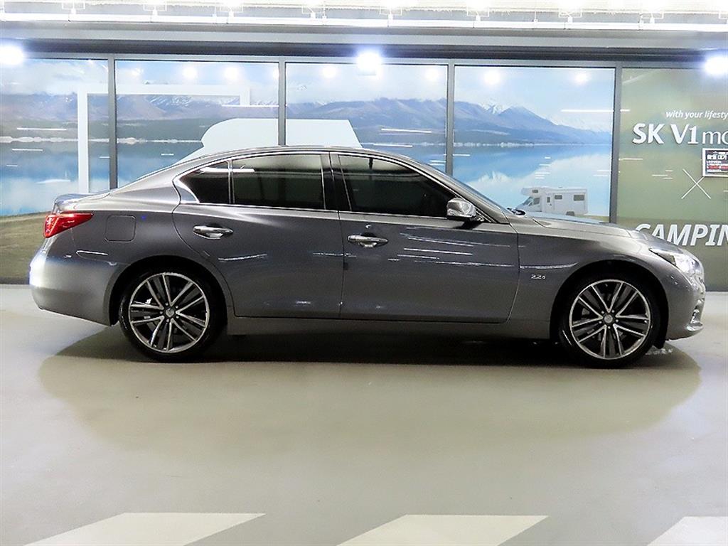 Infiniti Q - Vista 3