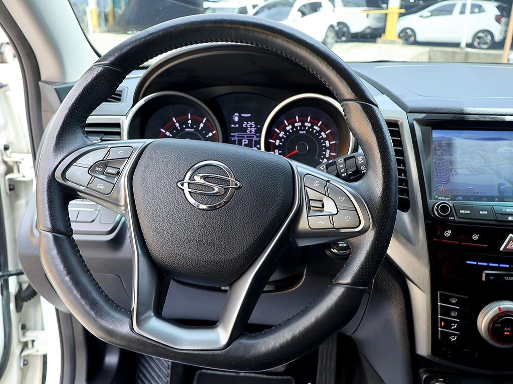 Ssangyong Tivoli 2018 Blanco - Importación desde Corea - HF Imports Iquique - Foto 8