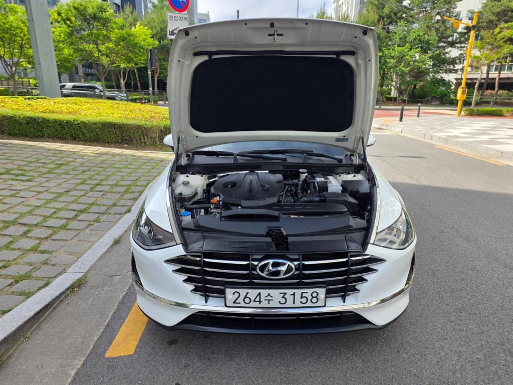 HYUNDAI Sonata - Vista 8