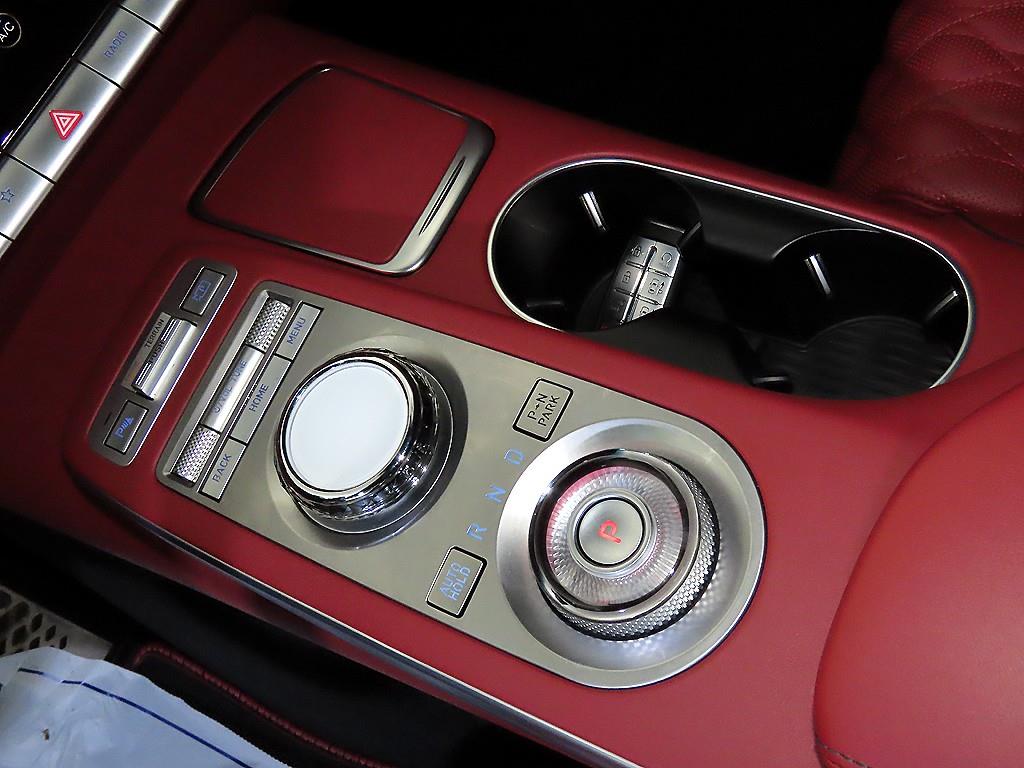 Genesis GV70 - Vista 12