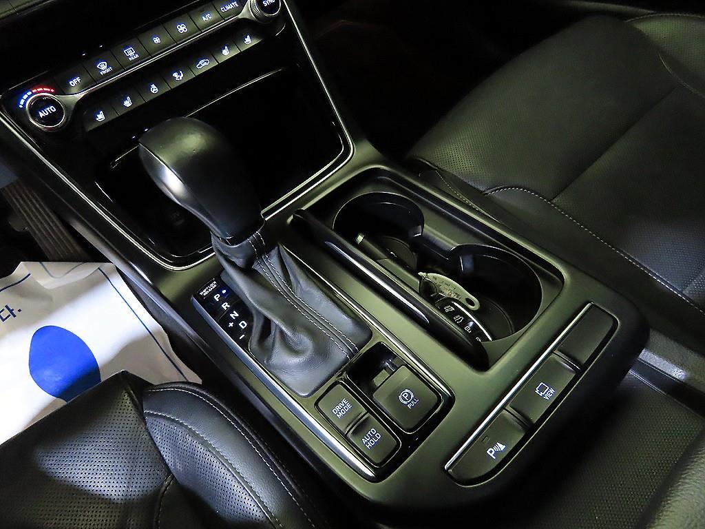 HYUNDAI Grandeur - Vista 12