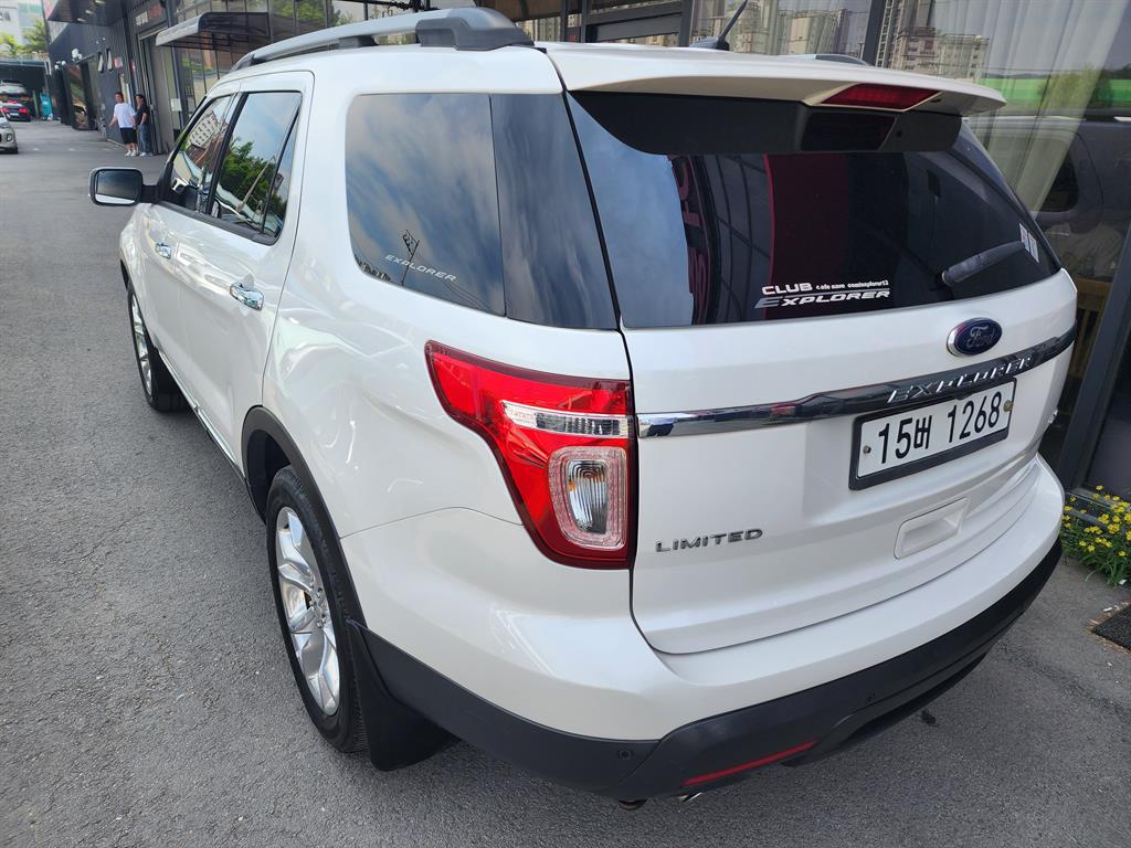 Ford Explorer - Vista 6