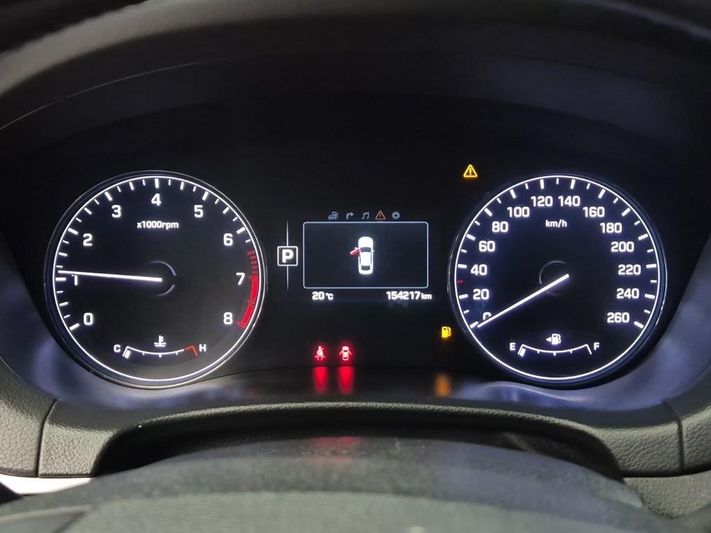 HYUNDAI Genesis - Vista 6