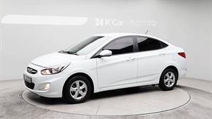 HYUNDAI Accent - Vista 8