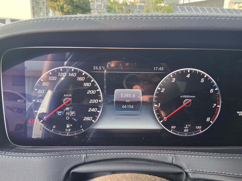 Mercedes Benz S Class - Vista 9