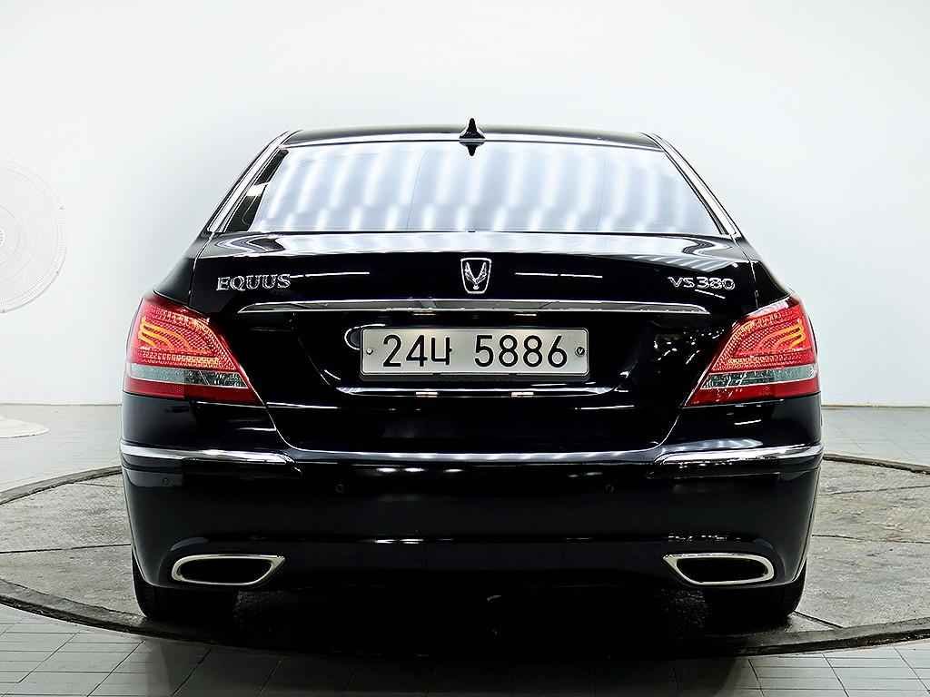 HYUNDAI Equus - Vista 5