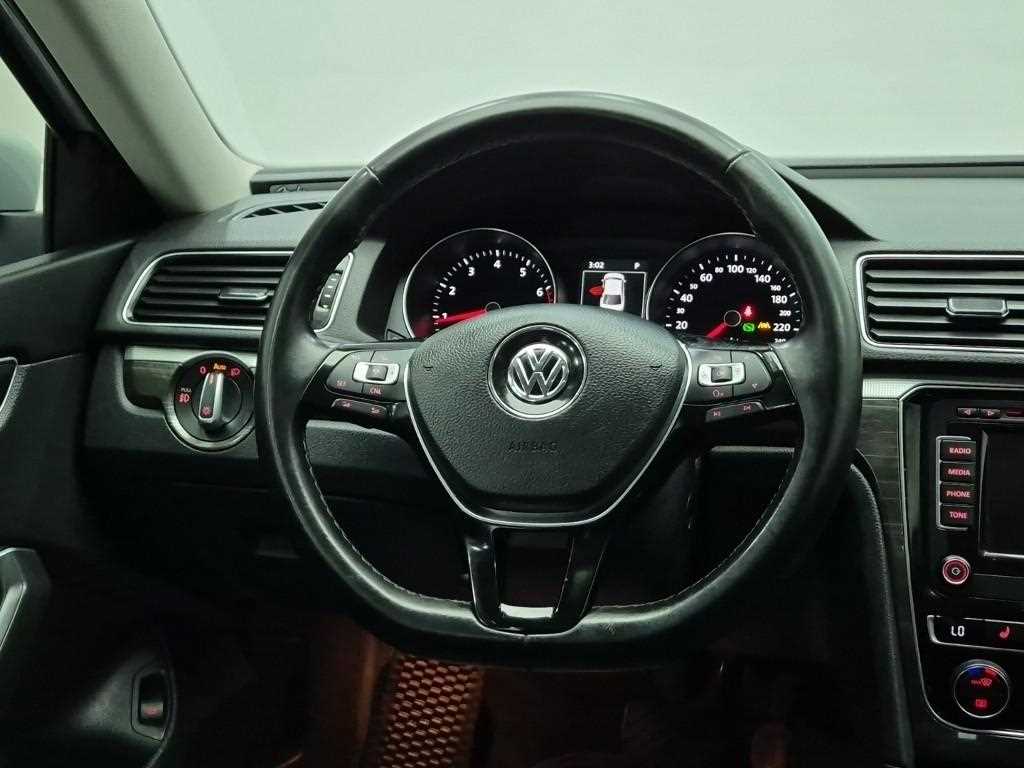 Volkswagen Passat - Vista 9
