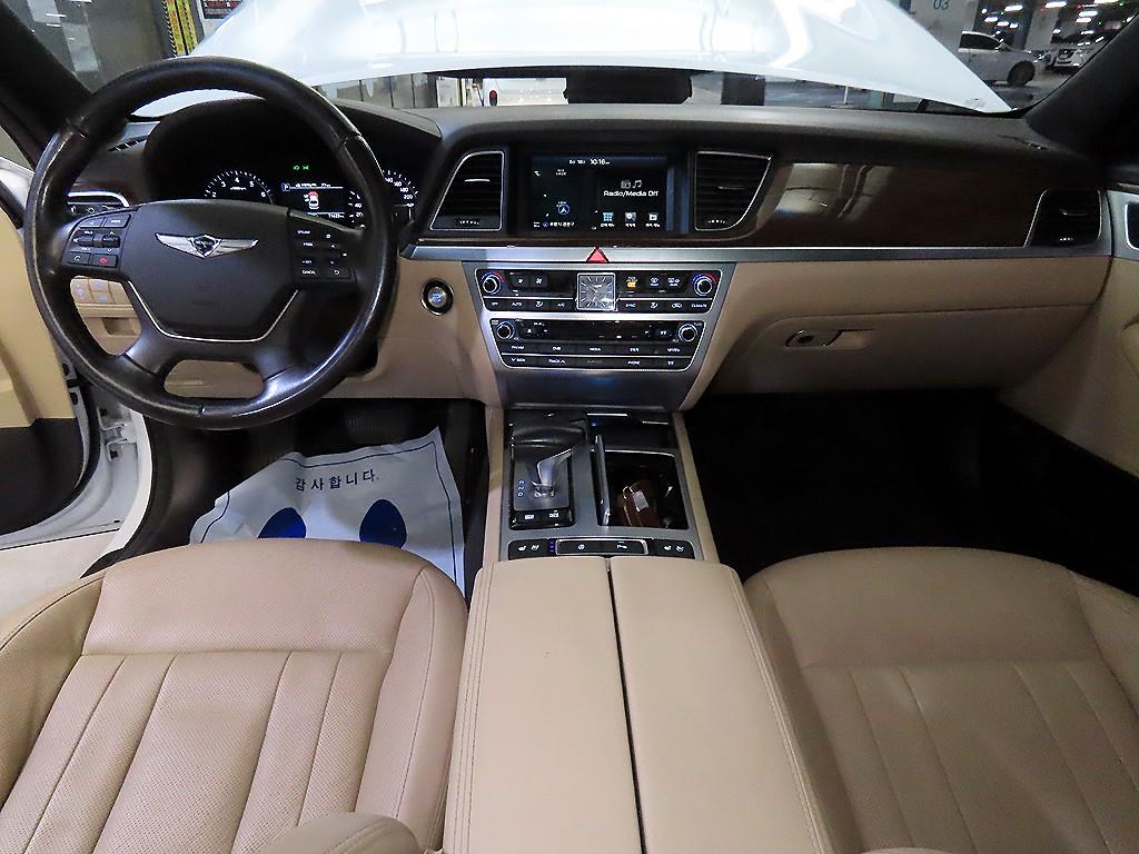 Genesis G80 - Vista 10