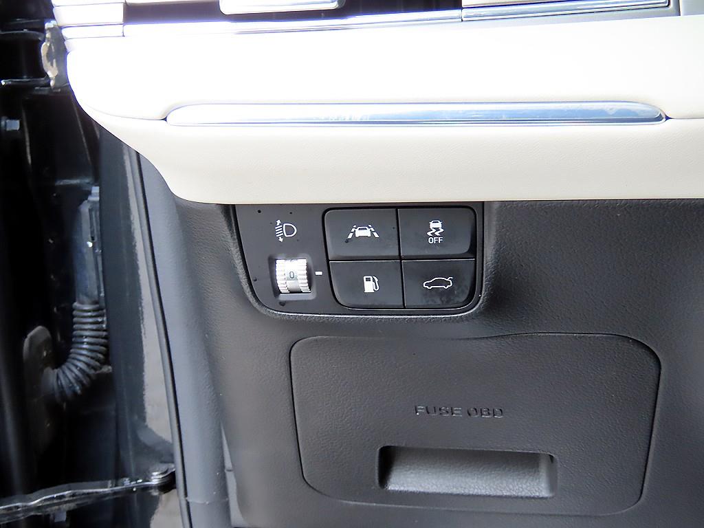HYUNDAI Grandeur - Vista 11
