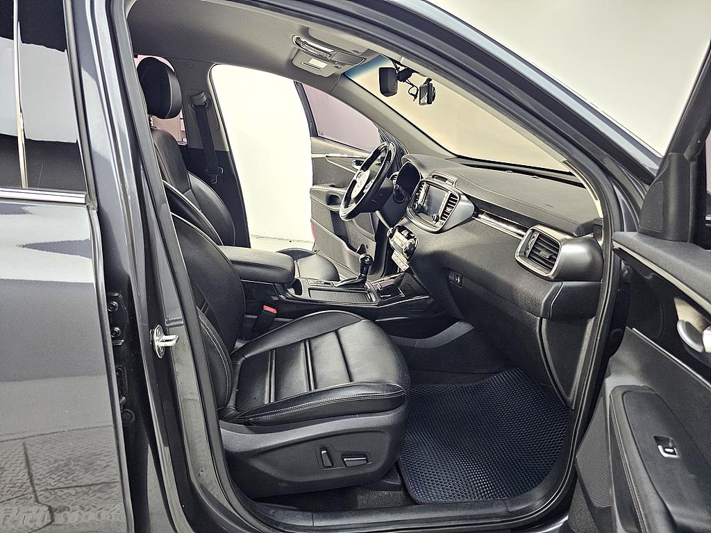 KIA Sorento - Vista 11