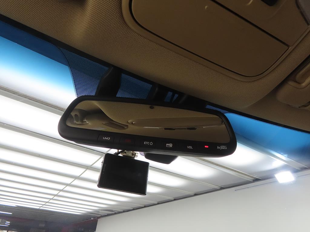 KIA Carnival - Vista 12