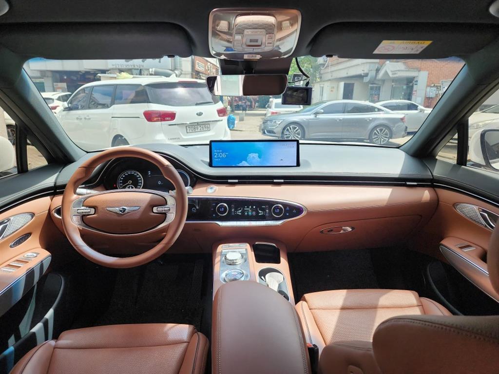 Genesis GV70 - Vista 7