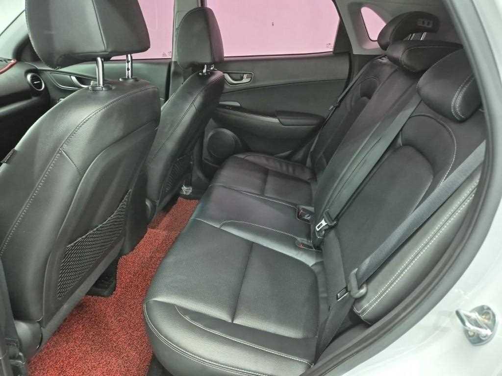 HYUNDAI Kona - Vista 12