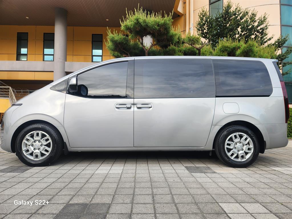 HYUNDAI Staria - Vista 6