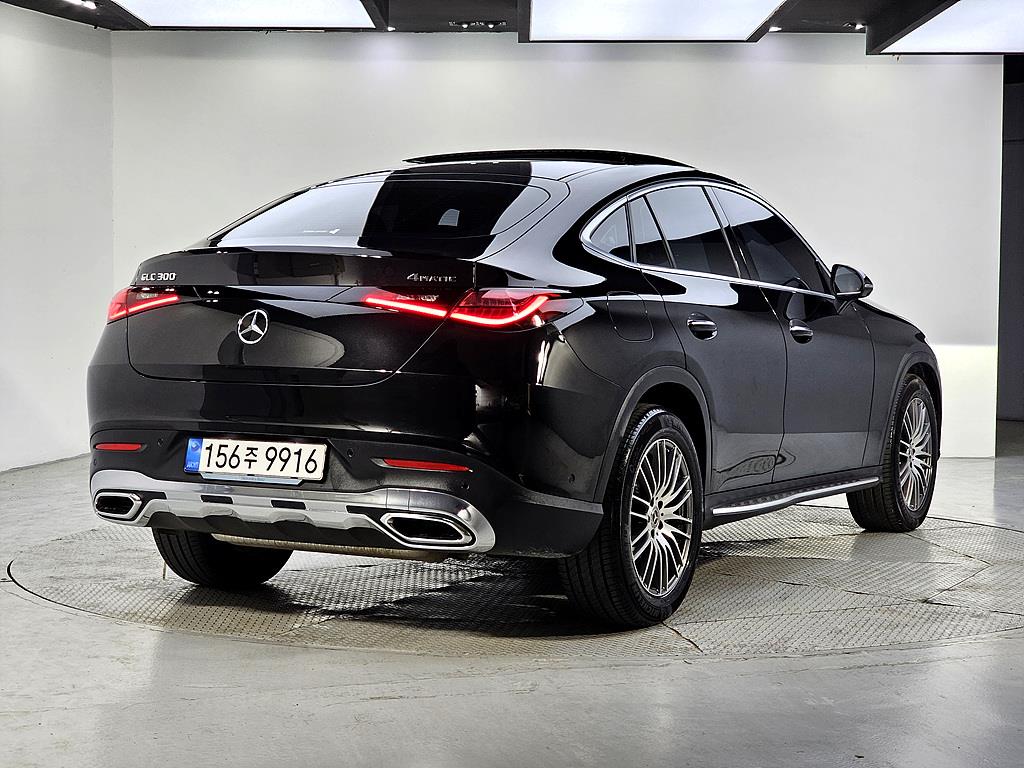 Mercedes Benz GLC Class - Vista 4