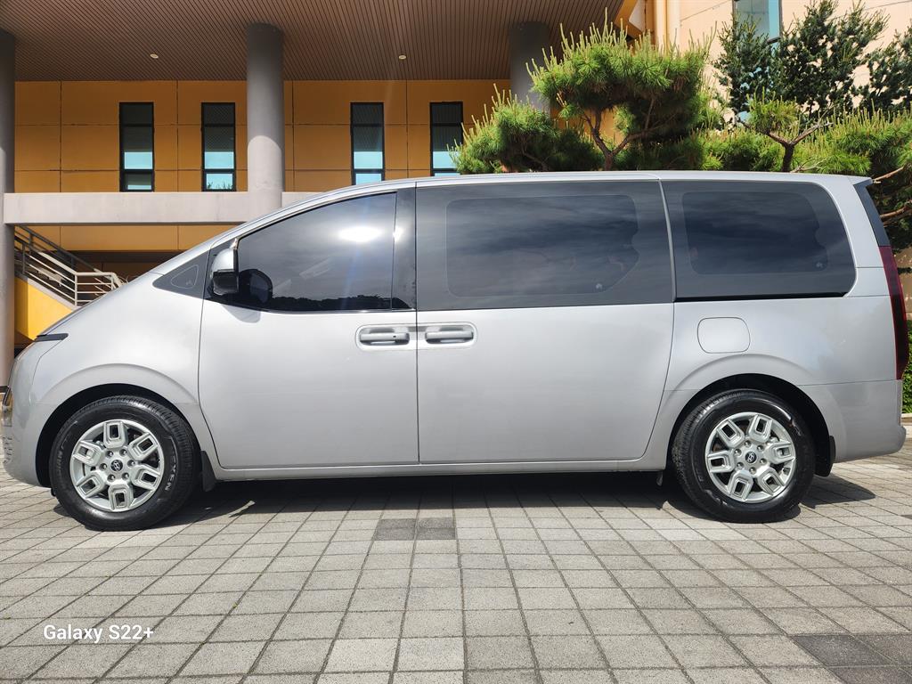 HYUNDAI Staria - Vista 6