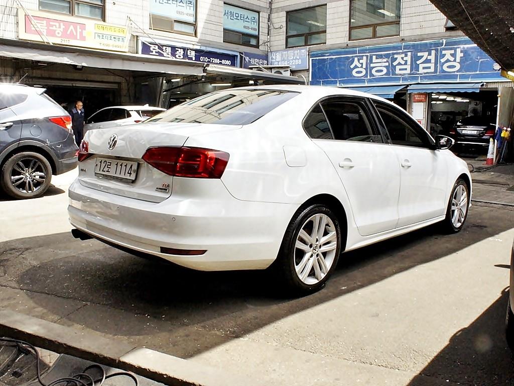 Volkswagen Jetta - Vista 7