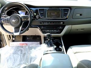 KIA Carnival - Vista 10
