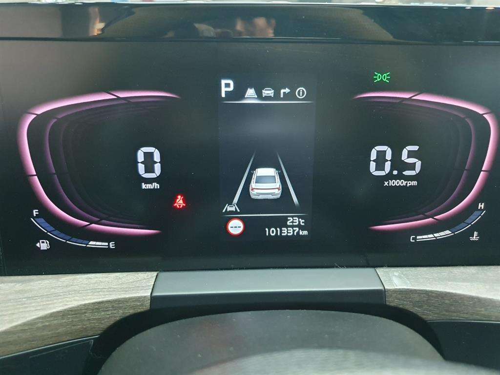 KIA K8 - Vista 7