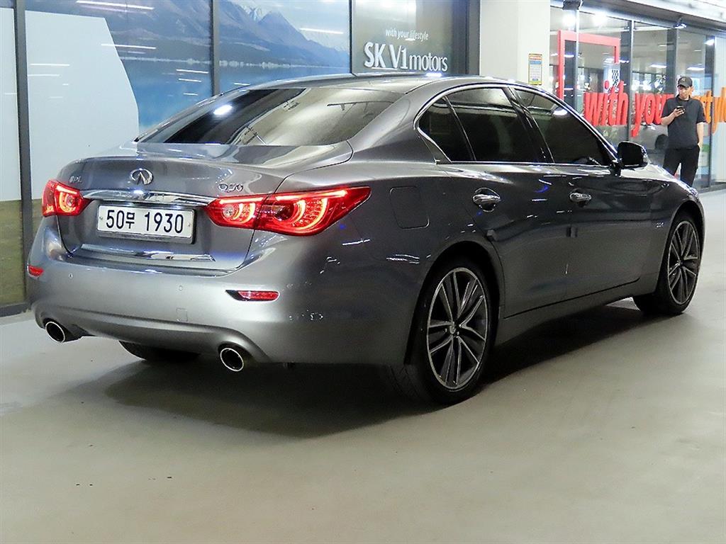 Infiniti Q - Vista 4