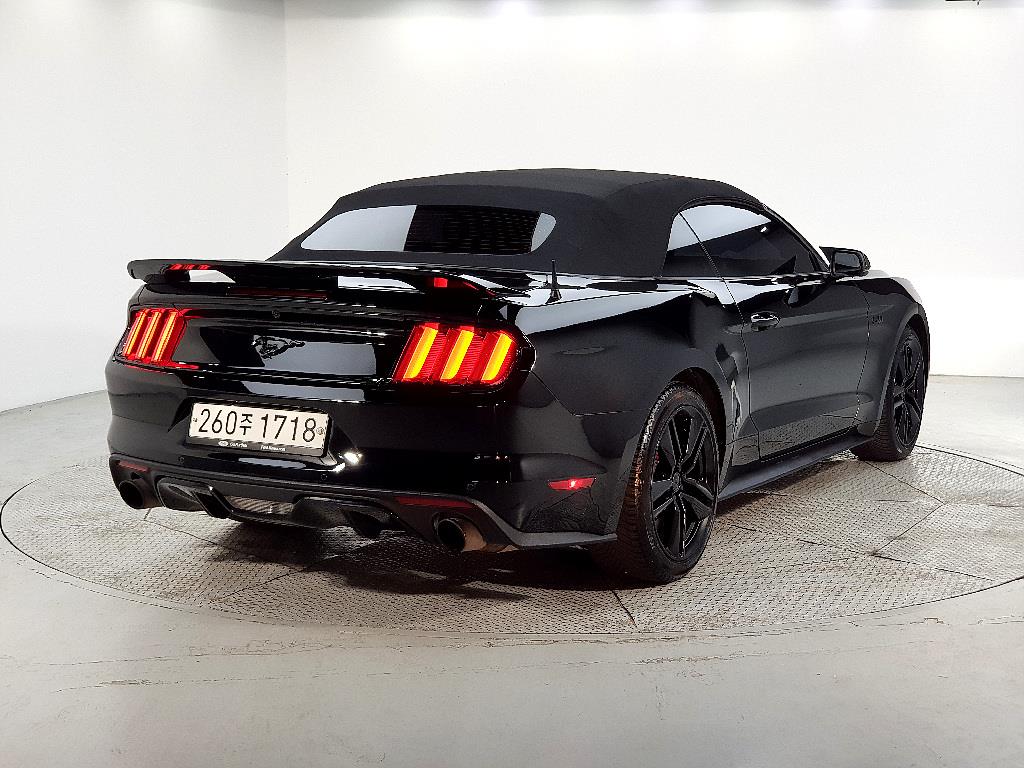 Ford Mustang - Vista 4
