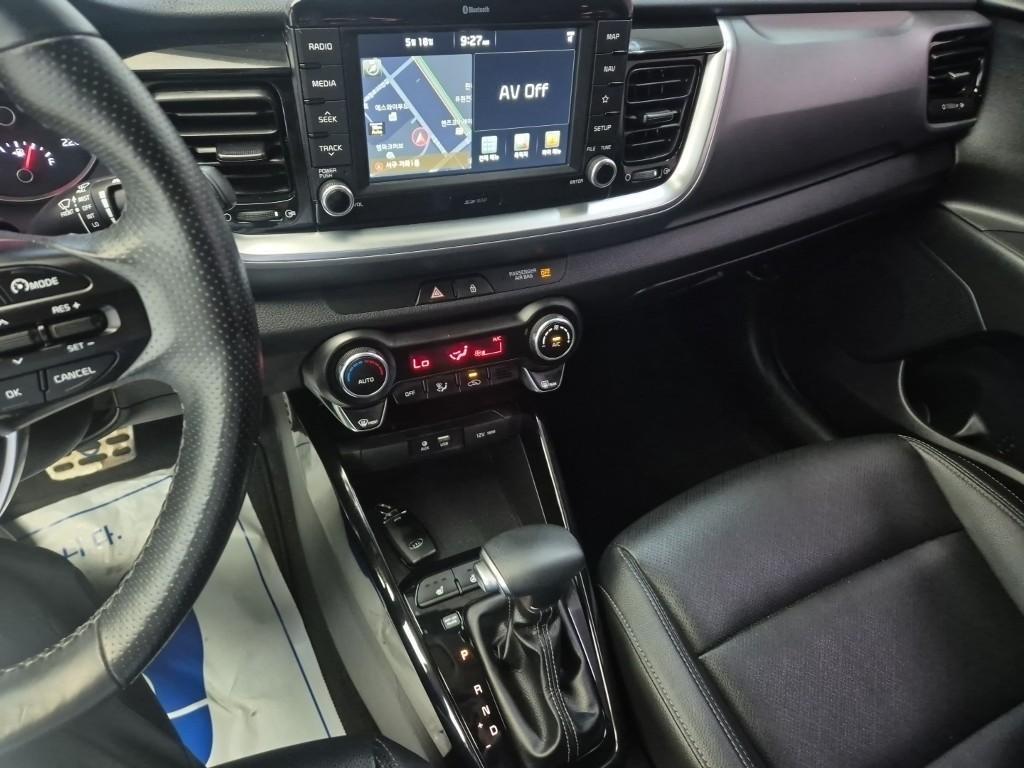 KIA Stonic - Vista 10