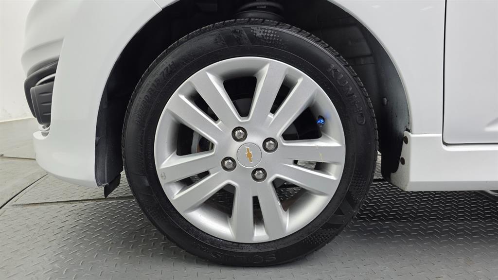 Chevrolet Spark - Vista 5