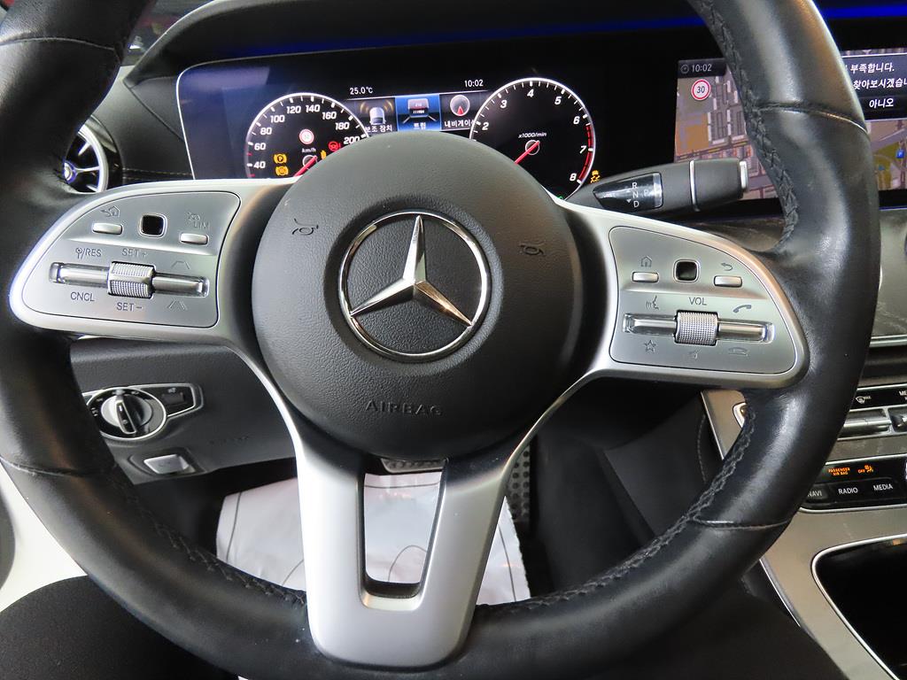 Mercedes Benz CLS Class - Vista 9