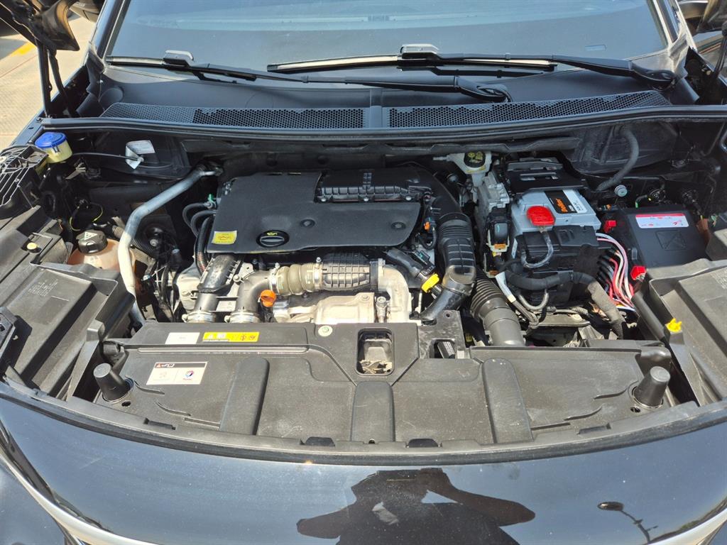 Peugeot 5008 2019 Negro - Importación desde Corea - HF Imports Iquique - Foto 17