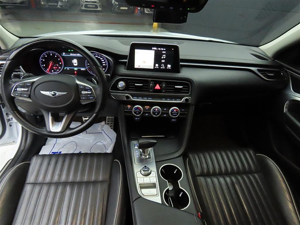 Genesis G70 - Vista 7