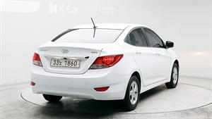 HYUNDAI Accent - Vista 6