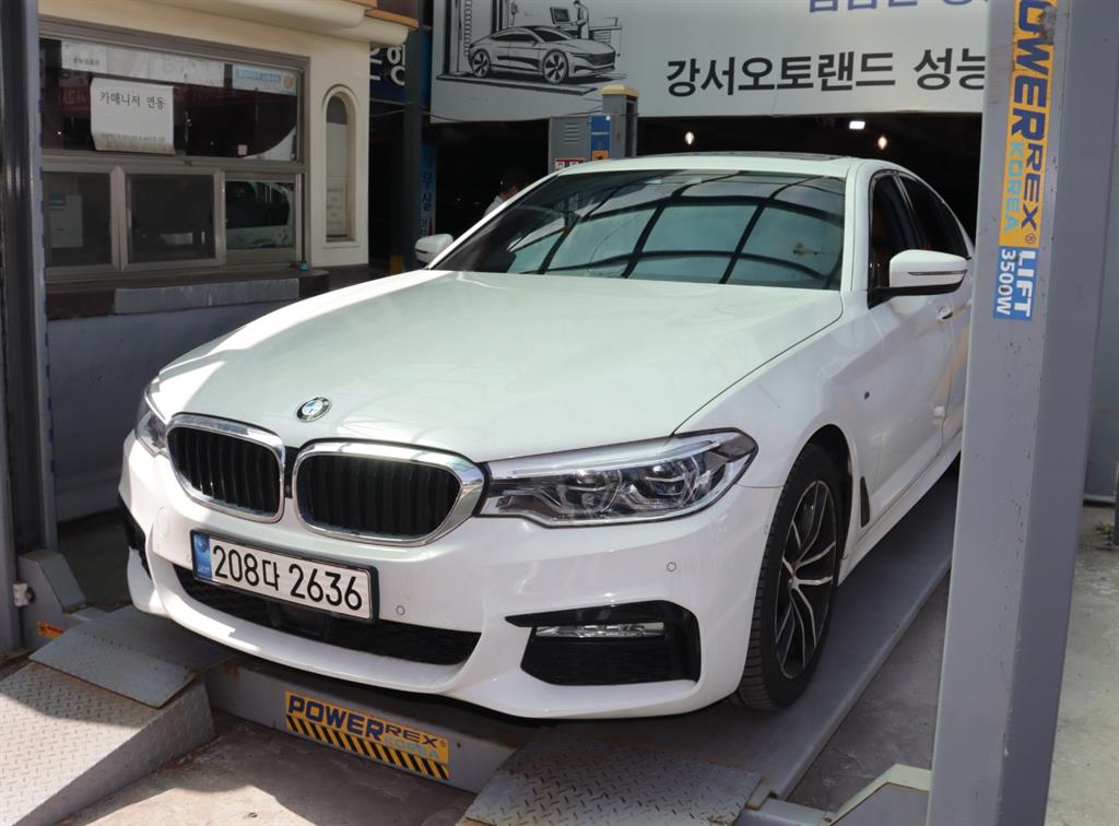 BMW 5 Series - Vista 5