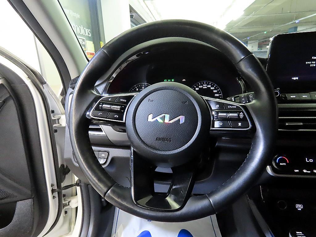KIA Seltos - Vista 8