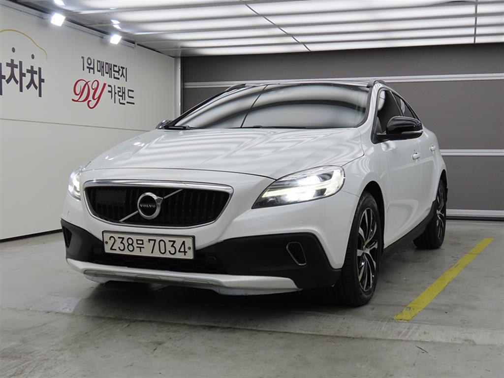 Volvo V40 2019 Blanco - Importación desde Corea - HF Imports Iquique - Foto 1