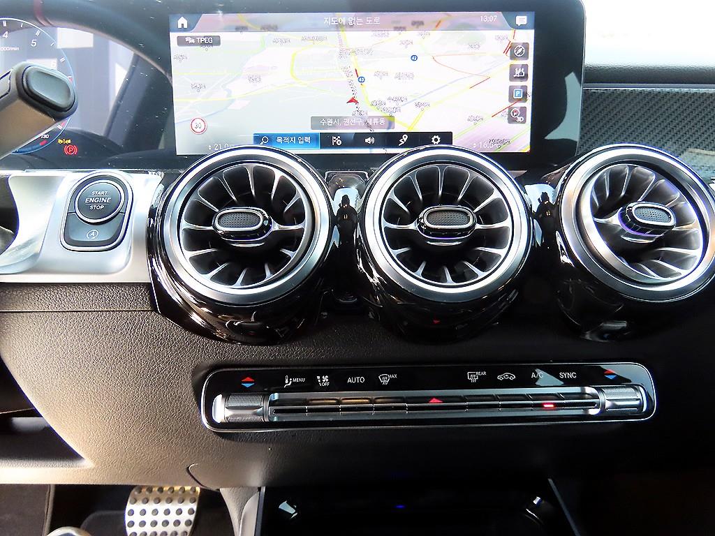 Mercedes Benz GLB Class 2022 Azul - Importación desde Corea - HF Imports Iquique - Foto 13
