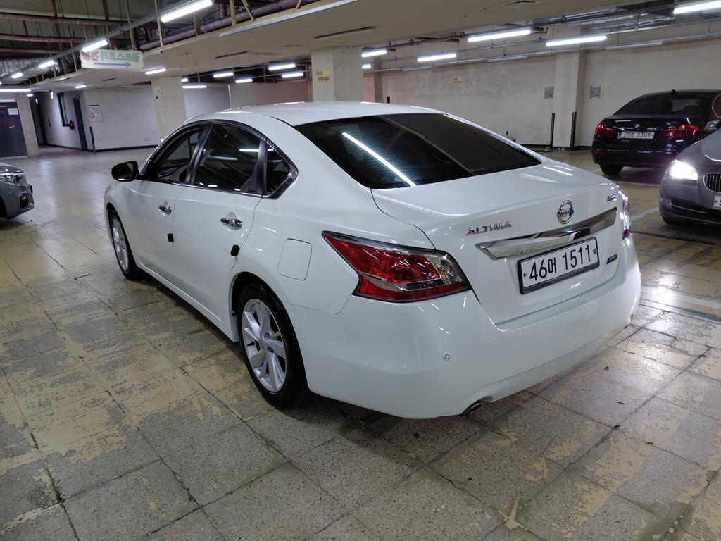 Nissan Altima - Vista 4